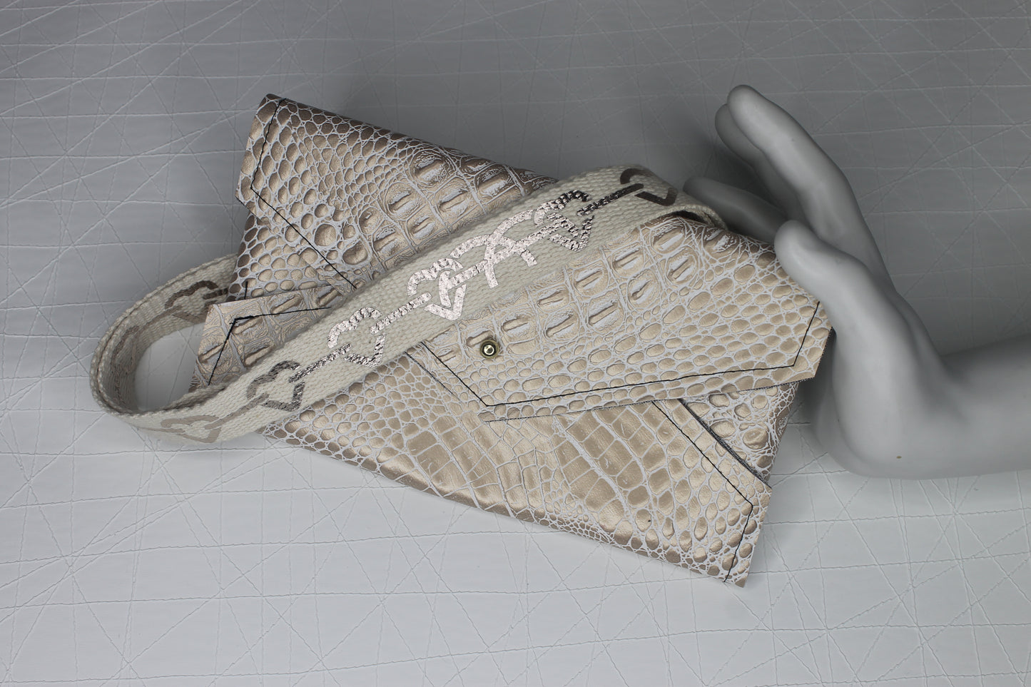 CR1 KRISTI single